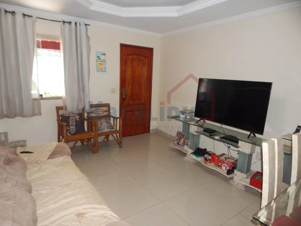 Casa à venda com 2 quartos, 100m² - Foto 3