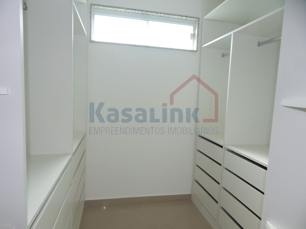 Casa à venda com 4 quartos, 330m² - Foto 19