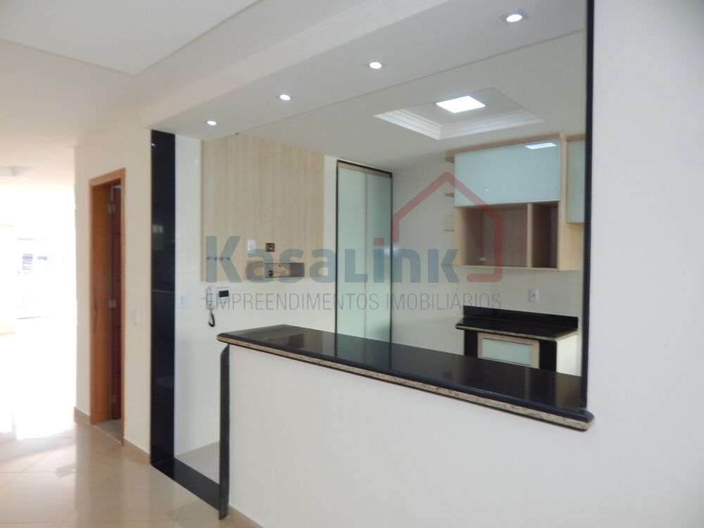 Casa à venda com 4 quartos, 330m² - Foto 15