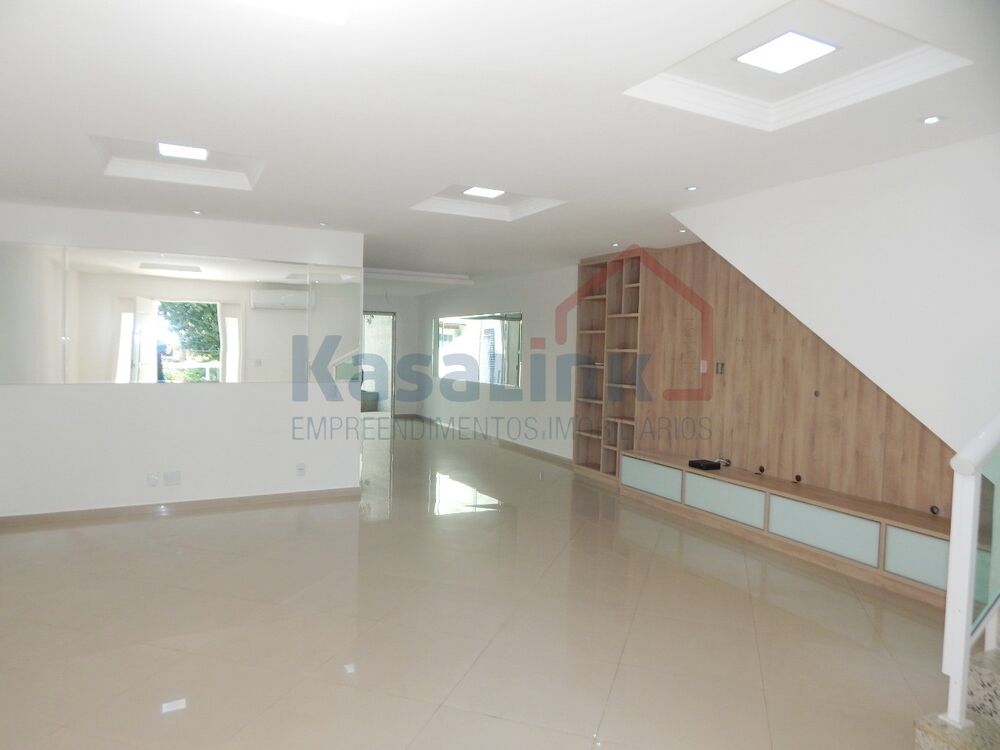 Casa à venda com 4 quartos, 330m² - Foto 9