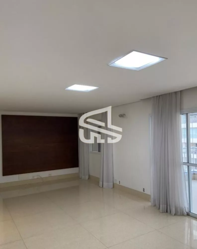 Apartamento à venda com 3 quartos, 158m² - Foto 2