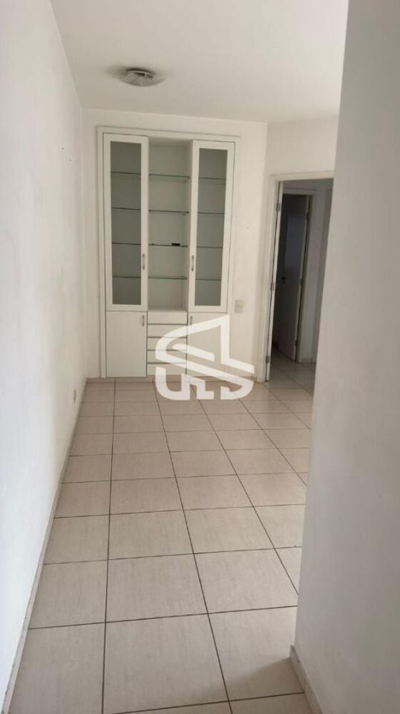 Apartamento à venda com 2 quartos, 63m² - Foto 2