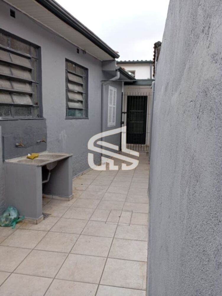 Casa para alugar com 1 quarto, 60m² - Foto 11