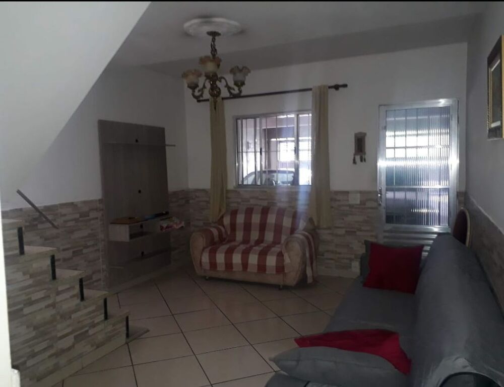 Sobrado à venda com 5 quartos, 150m² - Foto 1