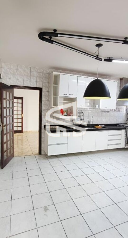 Sobrado à venda com 3 quartos, 336m² - Foto 11