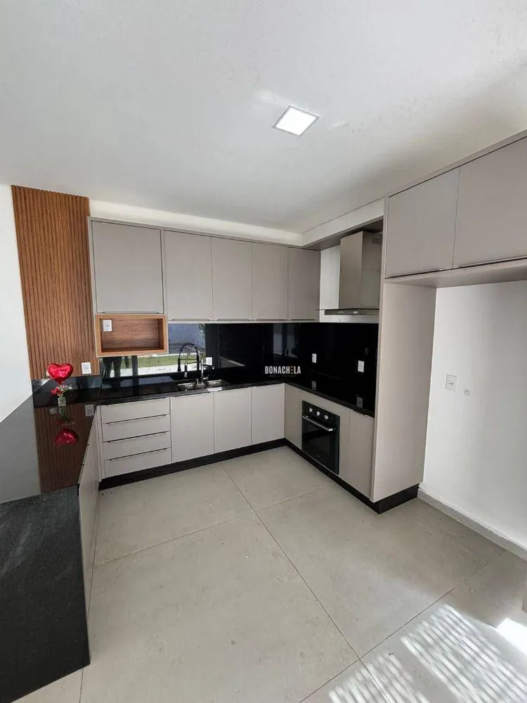 Casa, 3 quartos, 195 m² - Foto 2