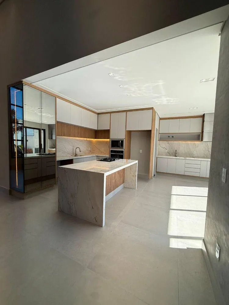 Casa, 3 quartos, 218 m² - Foto 4