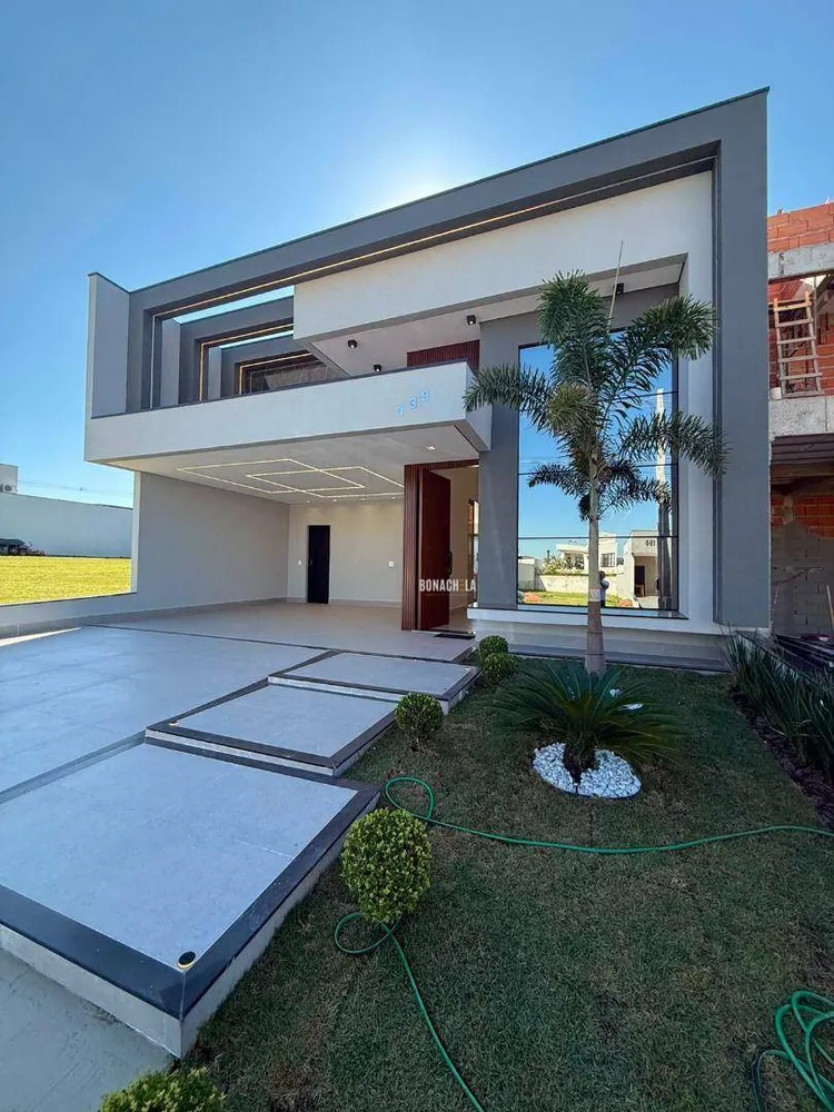 Casa, 3 quartos, 218 m² - Foto 1