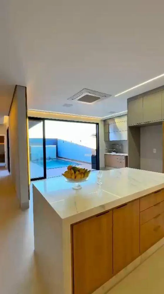 Casa, 3 quartos, 193 m² - Foto 2