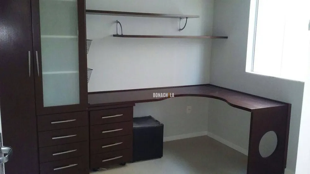 Casa, 3 quartos, 296 m² - Foto 1