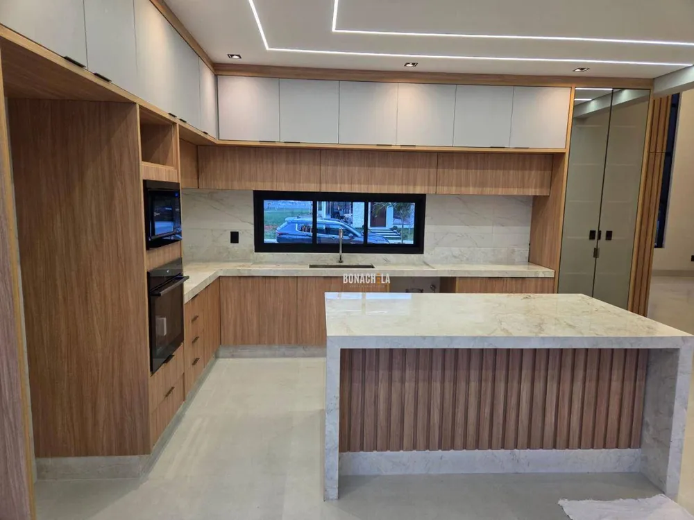 Casa, 3 quartos, 193 m² - Foto 2