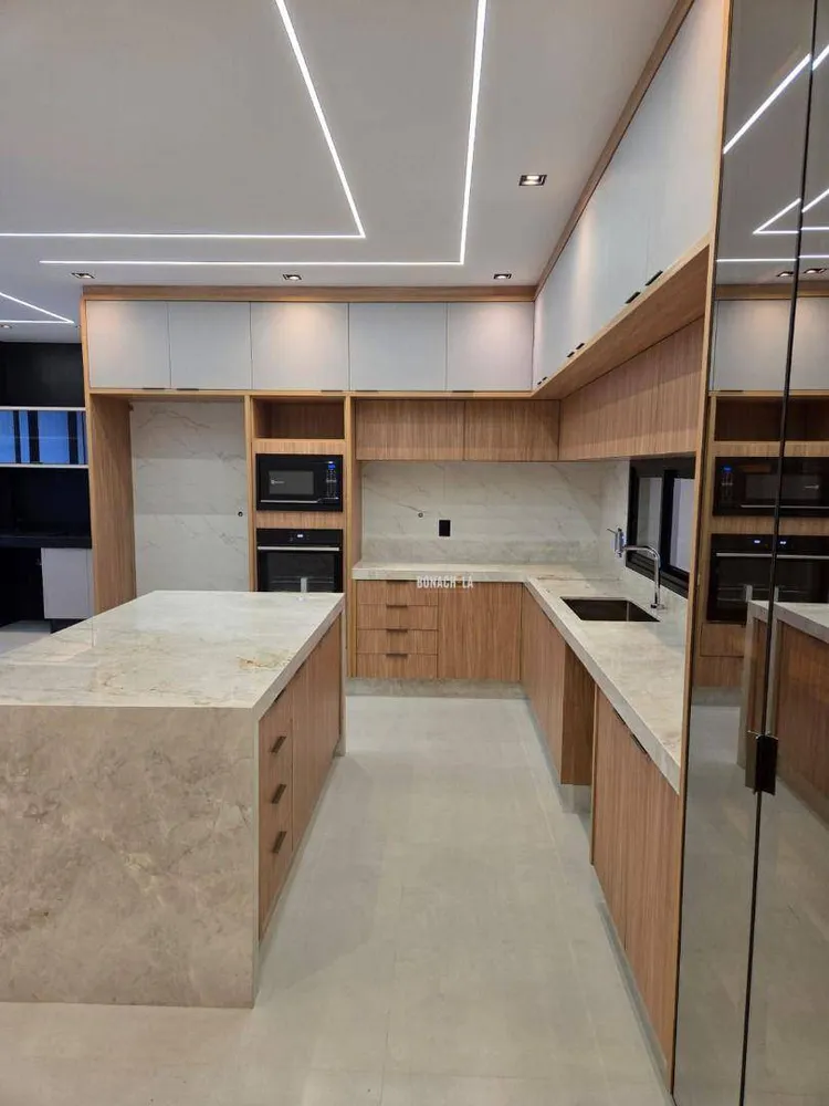 Casa, 3 quartos, 193 m² - Foto 1