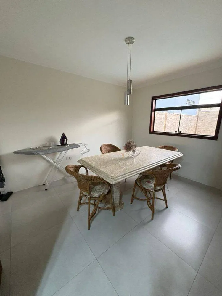 Casa, 3 quartos, 243 m² - Foto 9