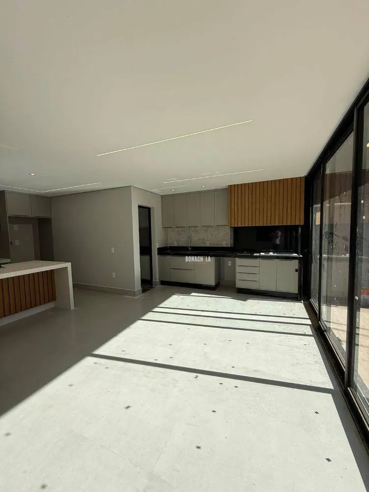 Casa, 3 quartos, 212 m² - Foto 1