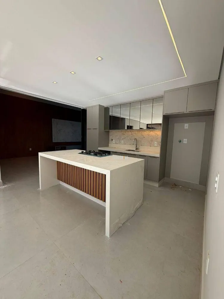 Casa, 3 quartos, 212 m² - Foto 3