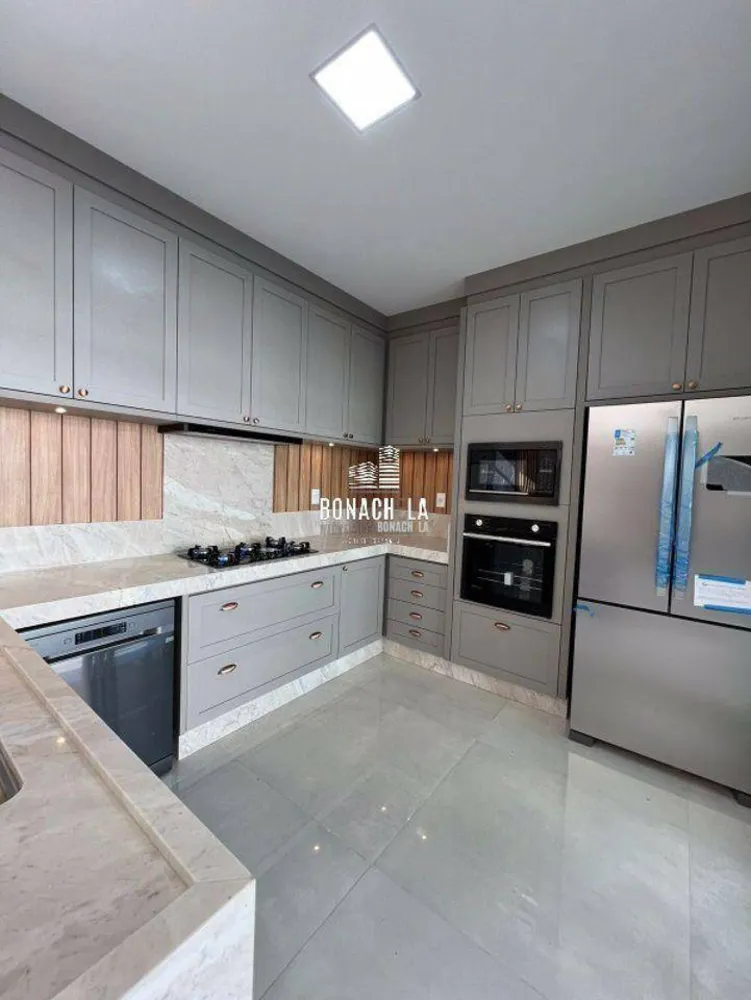 Casa, 3 quartos, 225 m² - Foto 1