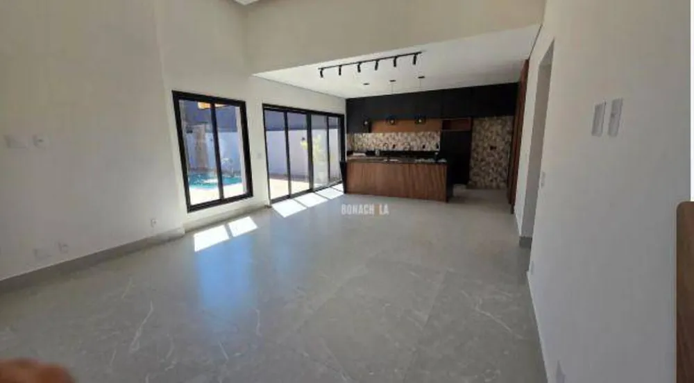 Casa, 3 quartos, 217 m² - Foto 1