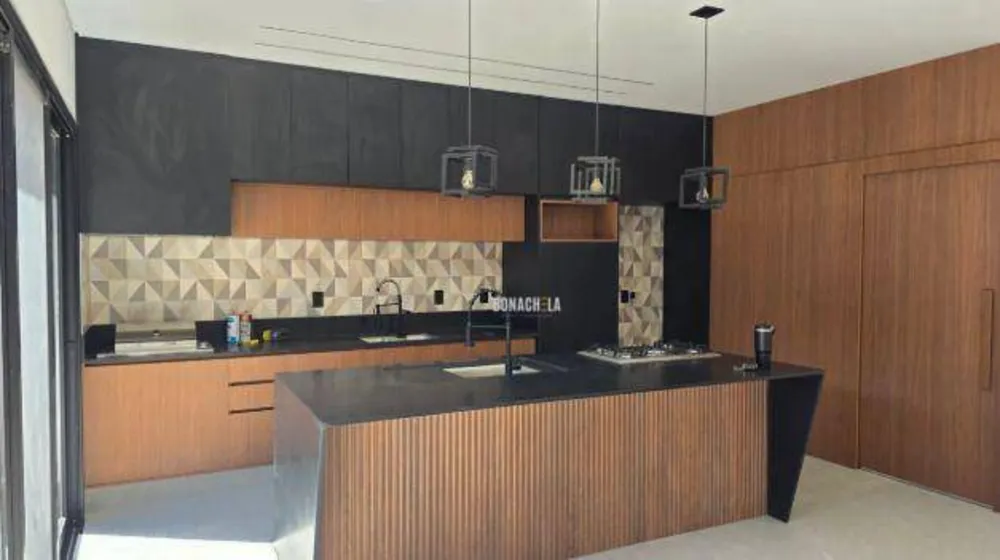 Casa, 3 quartos, 217 m² - Foto 1