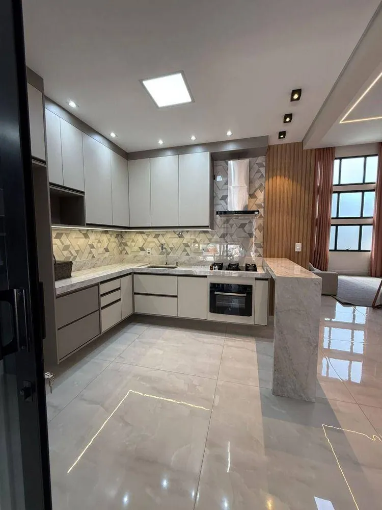 Casa, 3 quartos, 196 m² - Foto 6