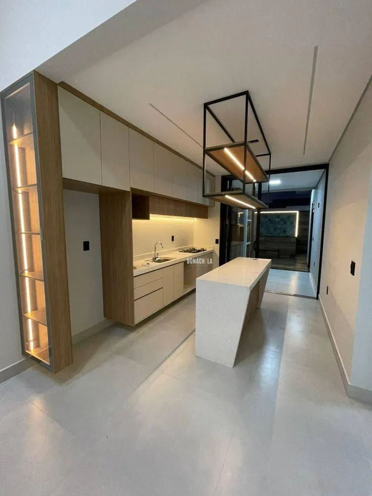 Casa, 3 quartos, 131 m² - Foto 1