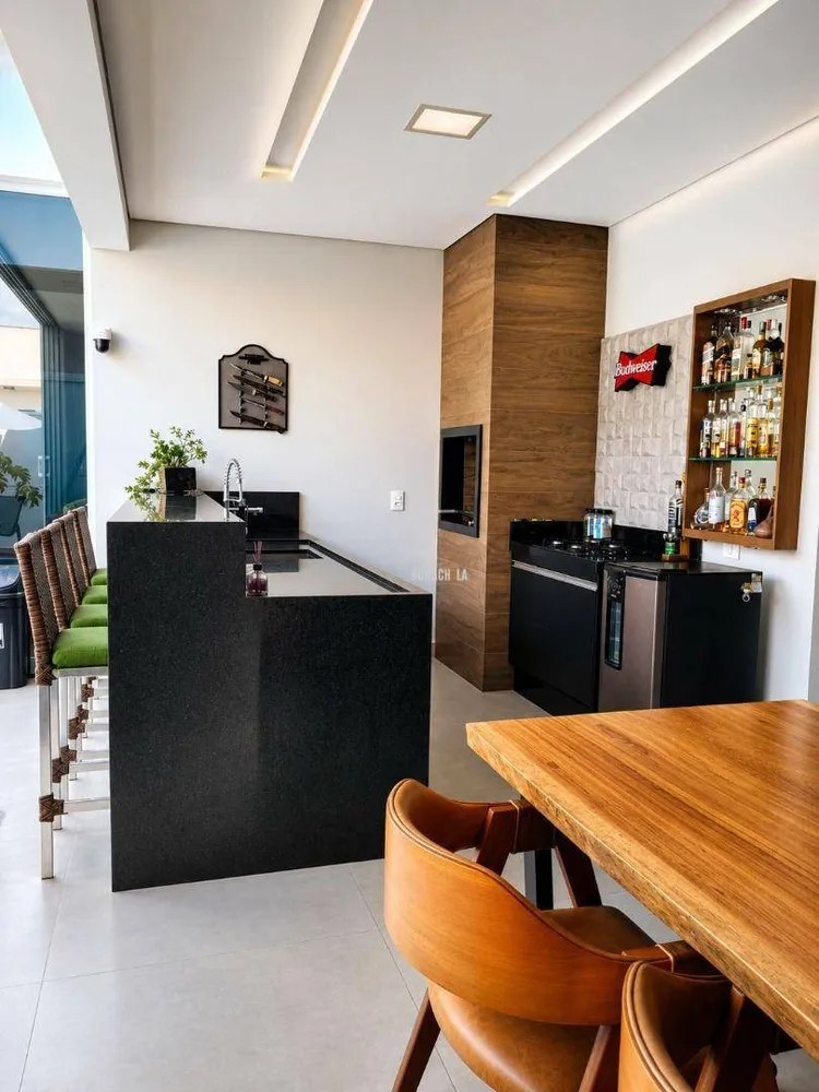 Casa, 3 quartos, 211 m² - Foto 2