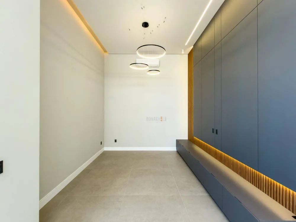 Casa, 4 quartos, 268 m² - Foto 1