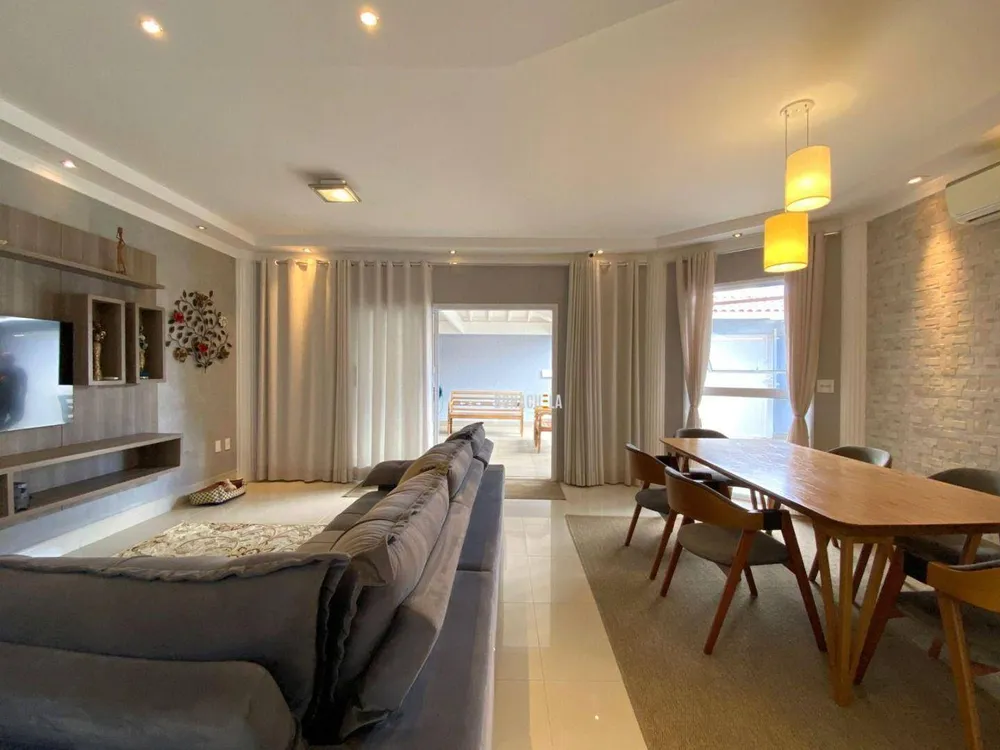Casa, 3 quartos, 183 m² - Foto 1