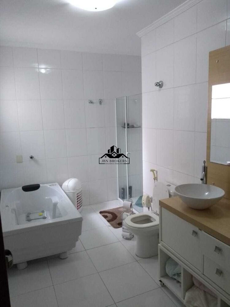 Sobrado, 3 quartos, 298 m² - Foto 2