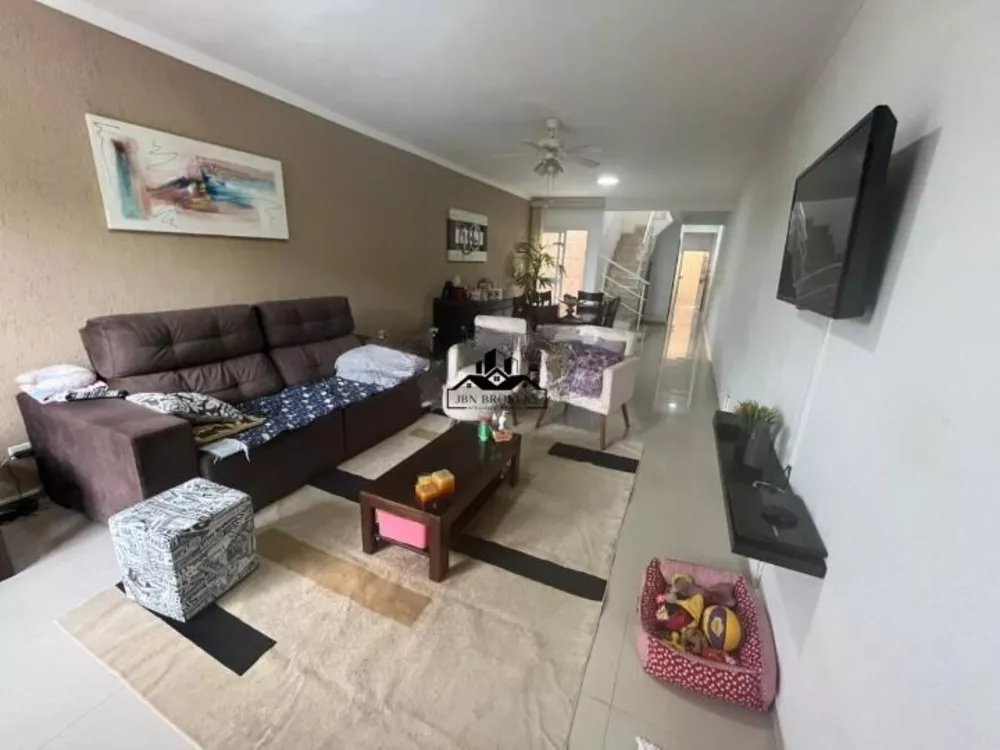 Sobrado à venda com 3 quartos, 231m² - Foto 1