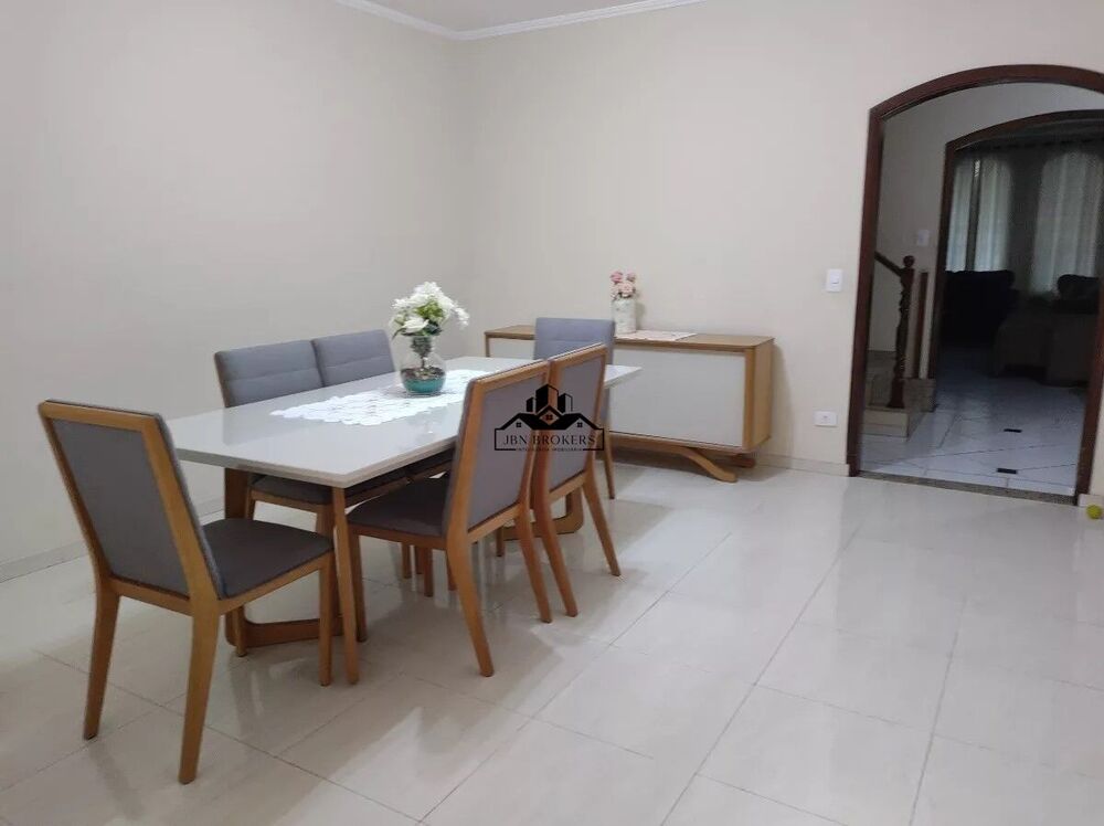 Sobrado, 4 quartos, 241 m² - Foto 1