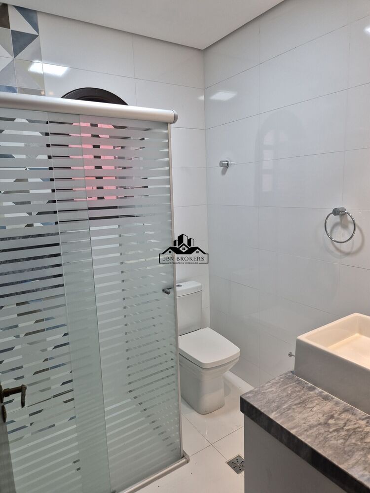 Sobrado à venda com 3 quartos, 300m² - Foto 2