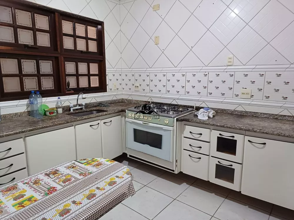 Casa à venda com 3 quartos, 180m² - Foto 3