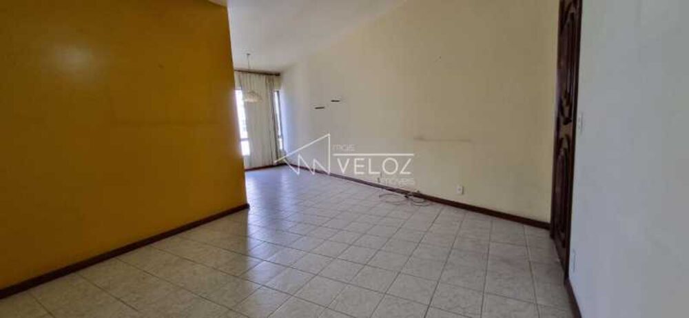 Apartamento à venda com 3 quartos, 130m² - Foto 3