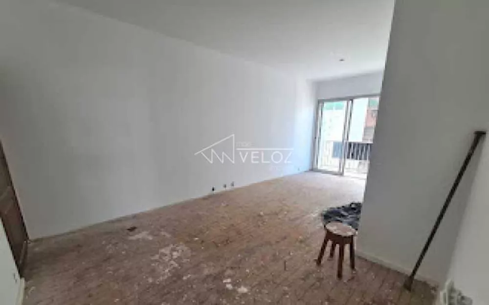 Apartamento à venda com 3 quartos, 83m² - Foto 2