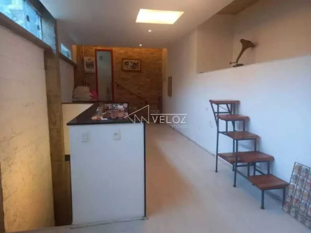 Casa à venda com 3 quartos, 162m² - Foto 4