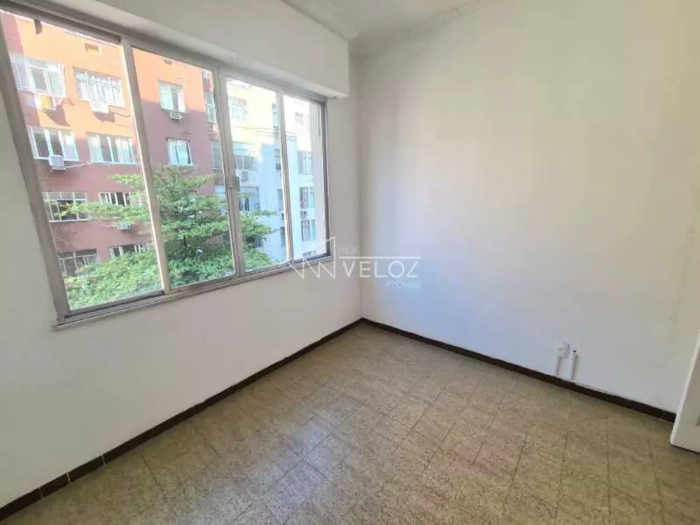 Apartamento à venda com 2 quartos, 67m² - Foto 2