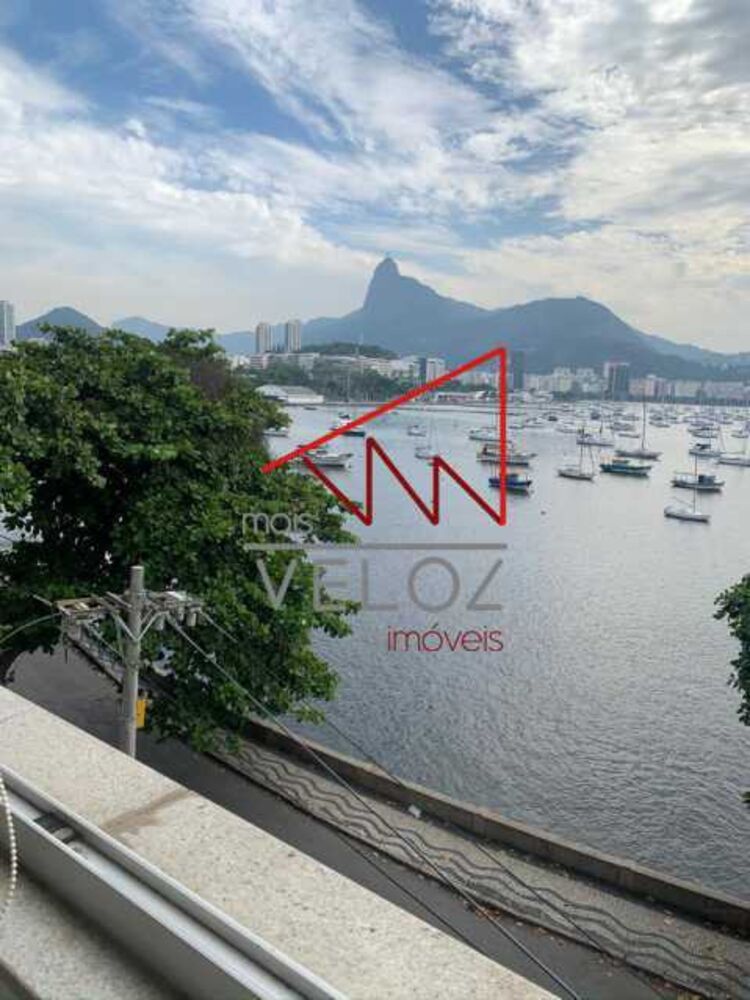 Apartamento à venda com 3 quartos, 140m² - Foto 2