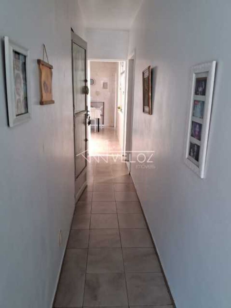 Casa de Vila à venda com 4 quartos, 293m² - Foto 2