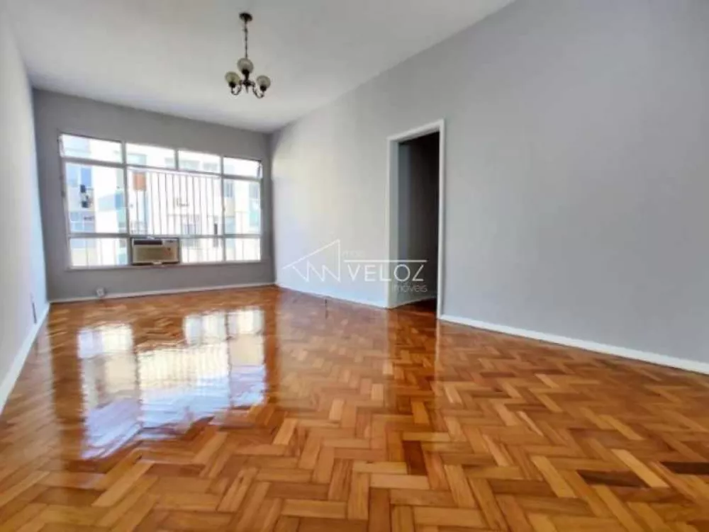 Apartamento à venda com 3 quartos, 105m² - Foto 2