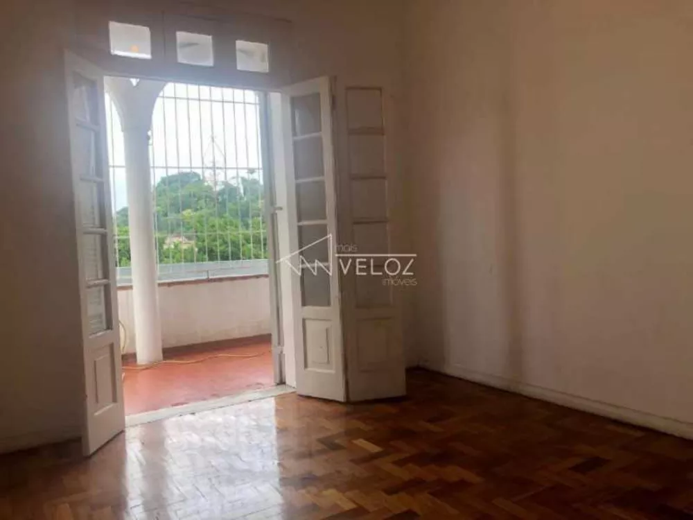 Apartamento à venda com 4 quartos, 123m² - Foto 4