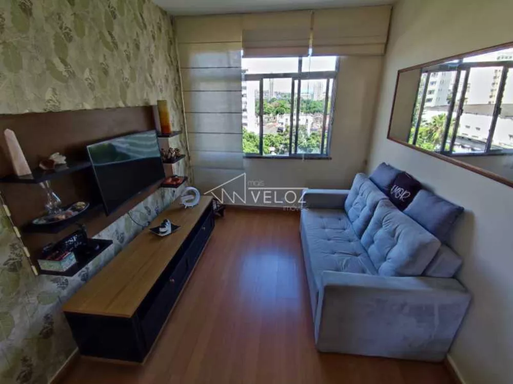 Apartamento à venda com 2 quartos, 64m² - Foto 1