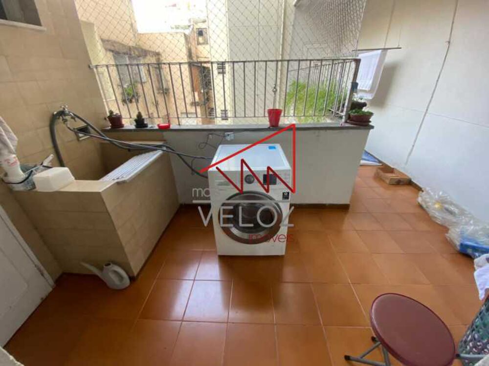 Apartamento à venda com 3 quartos, 178m² - Foto 2