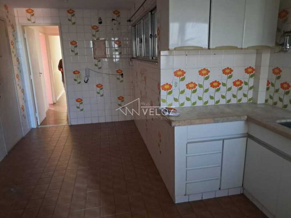 Apartamento à venda com 2 quartos, 130m² - Foto 4