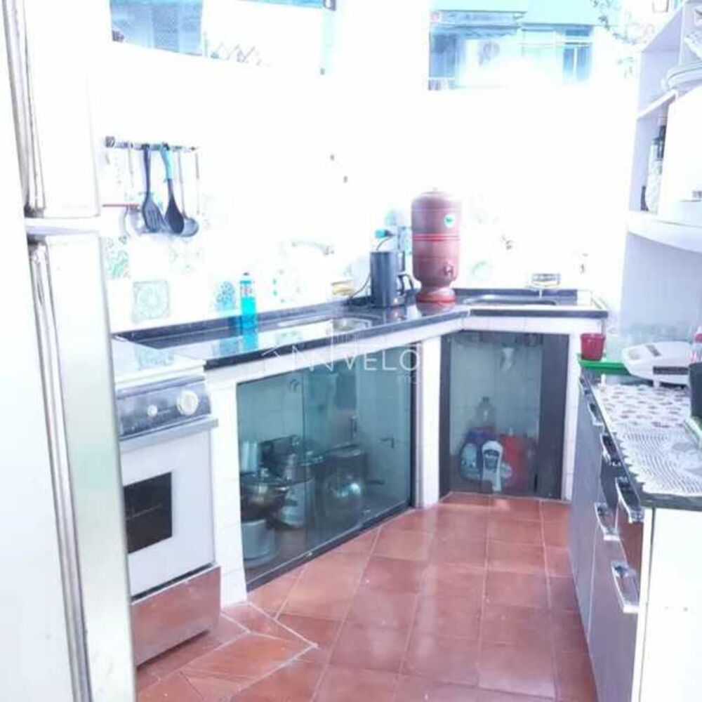 Casa à venda com 3 quartos, 243m² - Foto 3