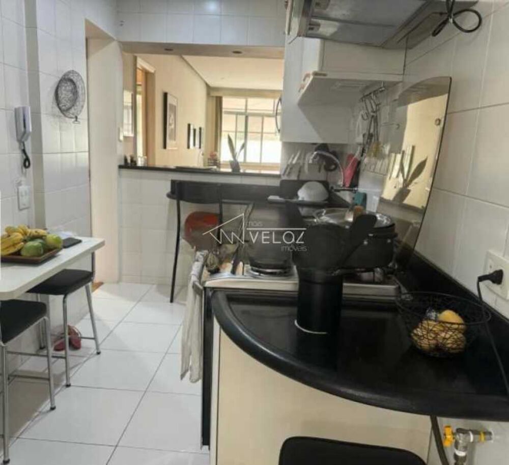 Apartamento à venda com 2 quartos, 74m² - Foto 2