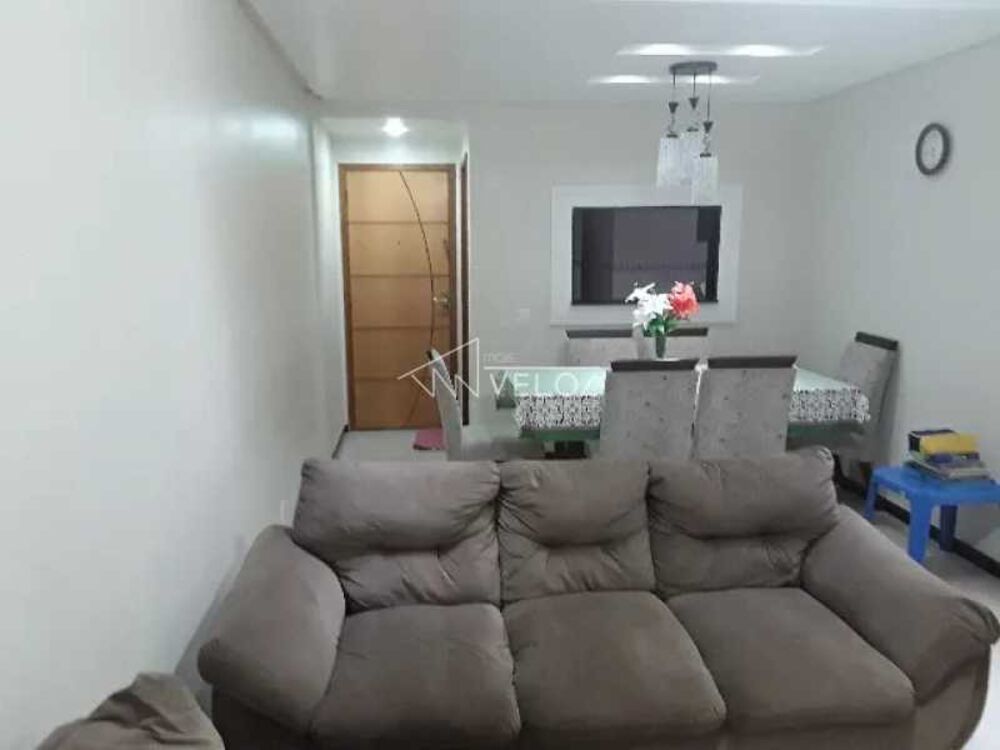 Apartamento à venda com 2 quartos, 70m² - Foto 1