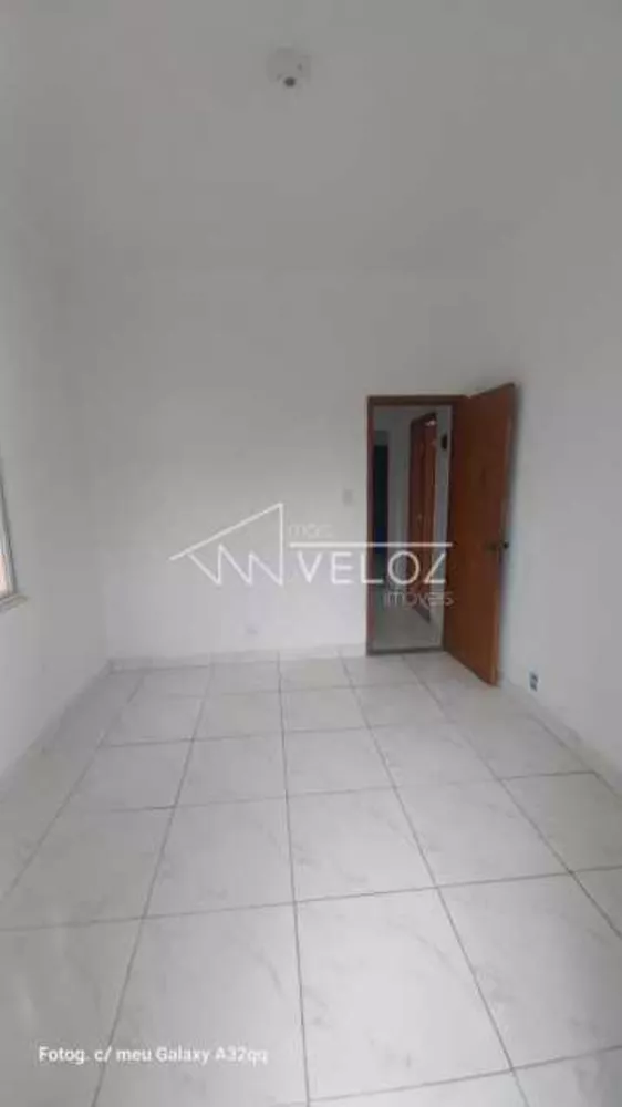 Apartamento à venda com 2 quartos, 68m² - Foto 2