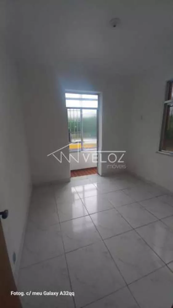 Apartamento à venda com 2 quartos, 68m² - Foto 4