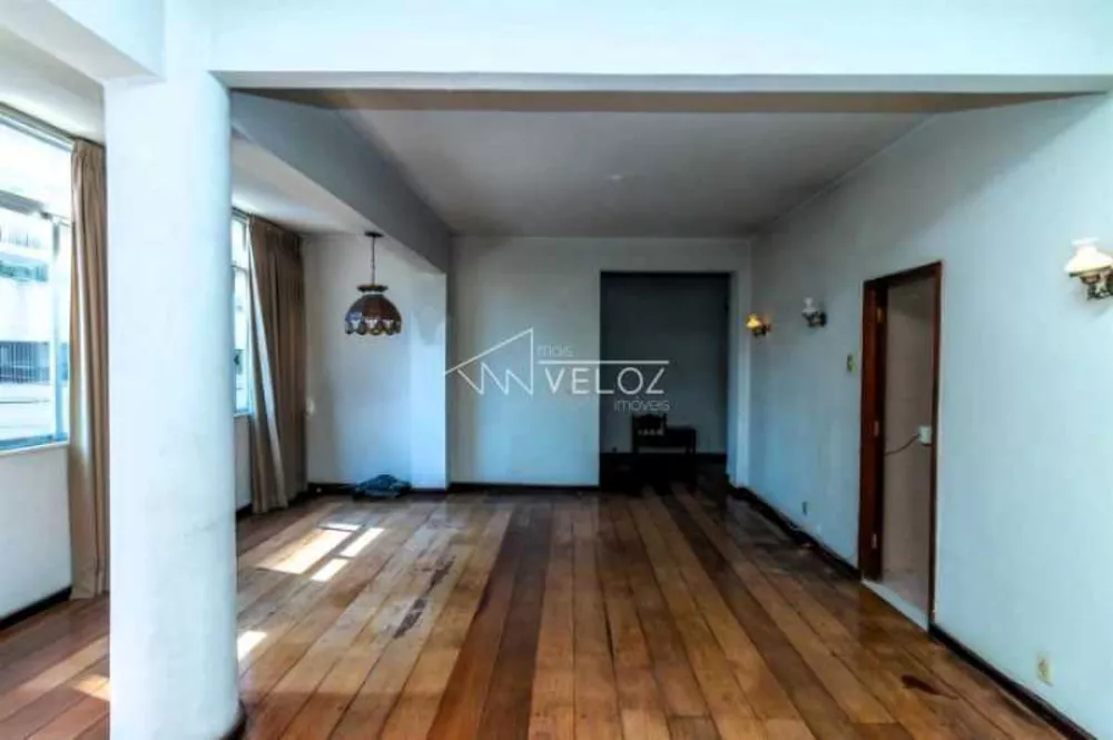 Apartamento à venda com 3 quartos, 133m² - Foto 2