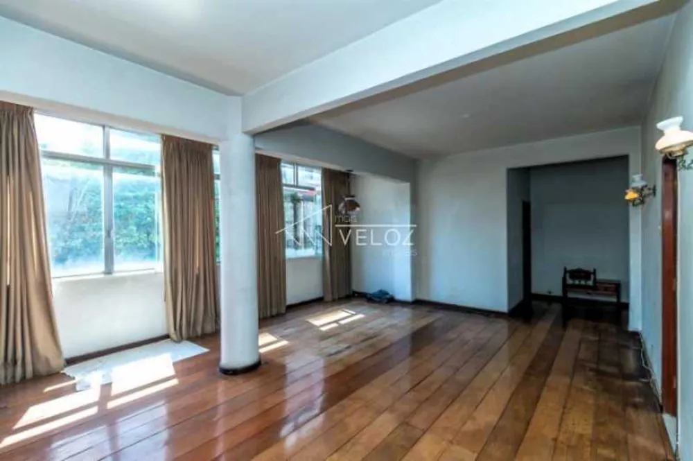 Apartamento à venda com 3 quartos, 133m² - Foto 1